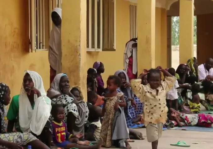 © Wikimedia Commons (CC-PD-Mark / PD VOA / Tan Khaerr)