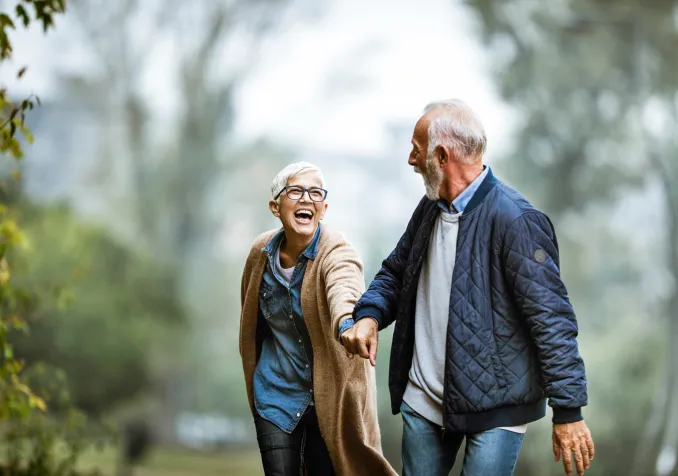 Si vous considérez qu’il est normal pour une personne âgée d’avoir des douleurs, vous consulterez moins facilement un médecin.