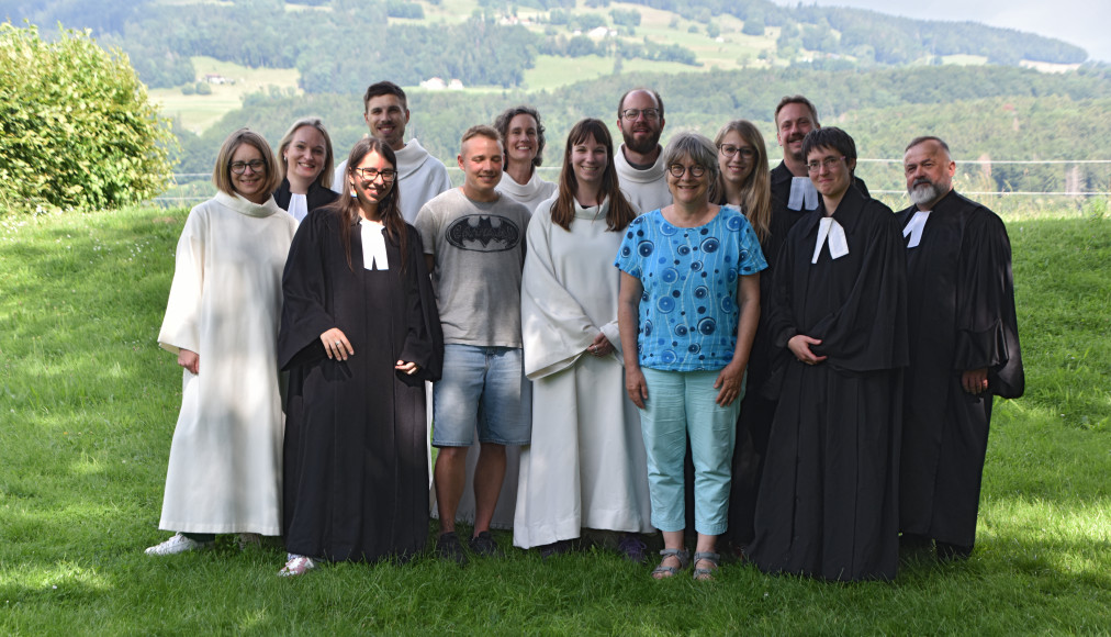 De gauche à droite: Joëlle Pasche, Marie Cénec, Noémie Emery, Jules Neyrand (absent lors de la cérémonie), Cécil Guinand, Véronique Monnard, Monika Bovier (rejoint en septembre l’Eglise réformée du Valais), Samuel Ramuz, Marlène Baumann, Julia Durgnat, Thomas Keller, Estelle Pastoris, Olivier Delachaux. Absent de la photo: Philippe Poulin. / ©DR