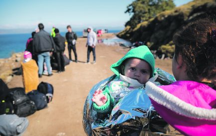 Dans son dernier livre, Jean Ziegler dénonce les conditions d’accueil des réfugiés à Lesbos. / © iStock